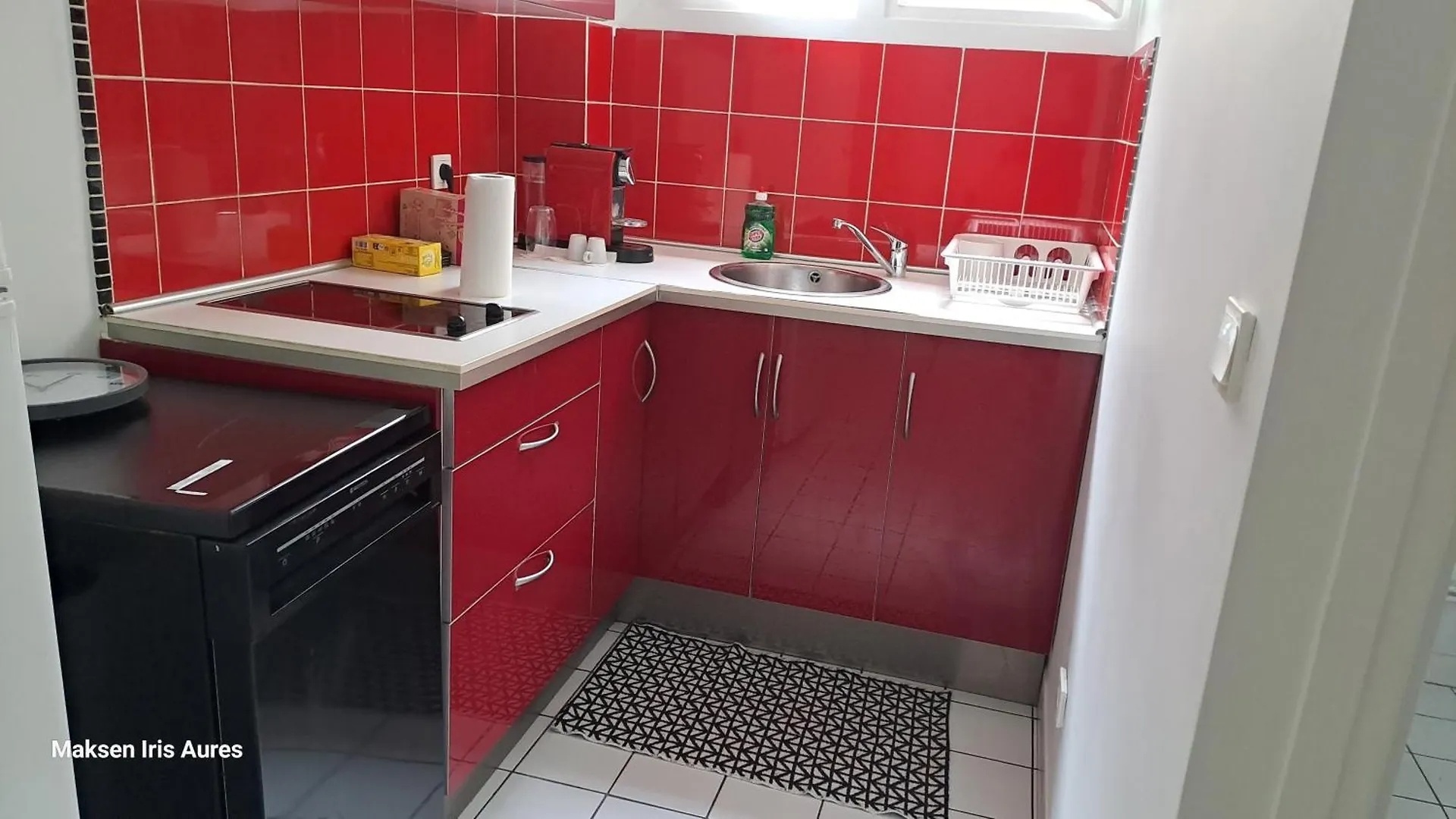Apartment Appartement Proche Du Moulin Rouge Et De La Gare Saint Lazare Et Des Grands Magasins Galeries Lafayette Paris